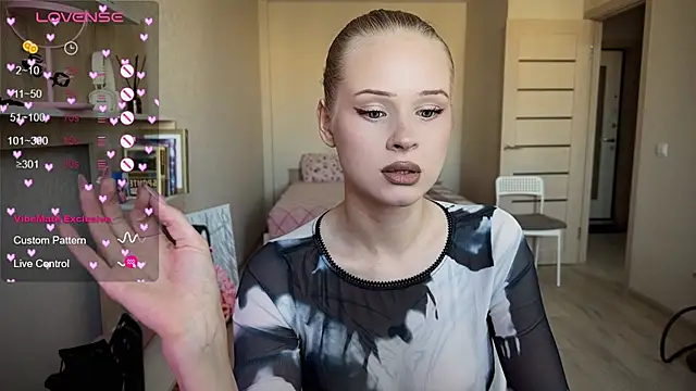 lisa barbie online show from September 12, 2025, 2:17 pm