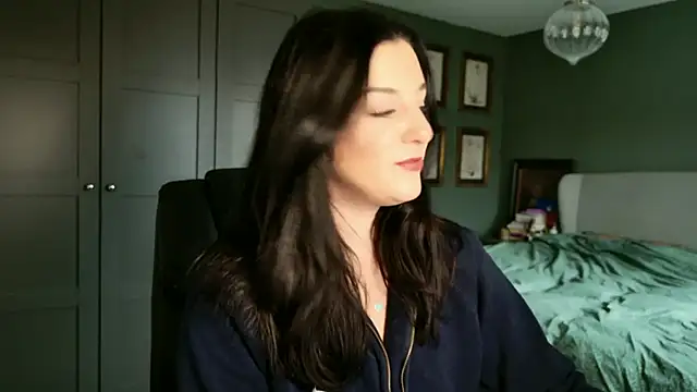 flatwhite0 online show from March 6, 2026, 9:37 am