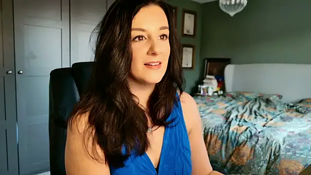 flatwhite0 online show from February 25, 2026, 10:04 am