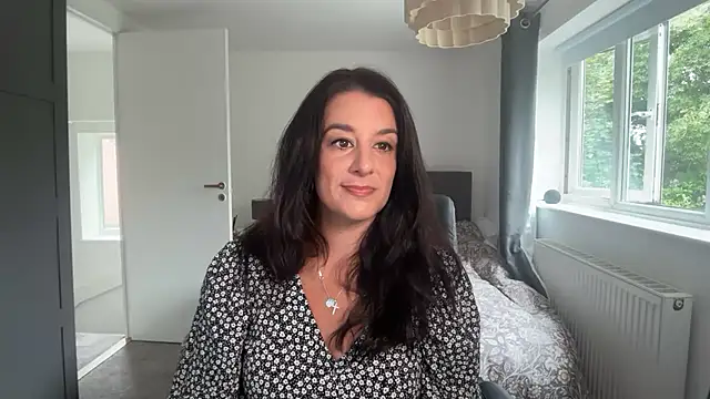 flatwhite0 online show from July 27, 2026, 9:05 am