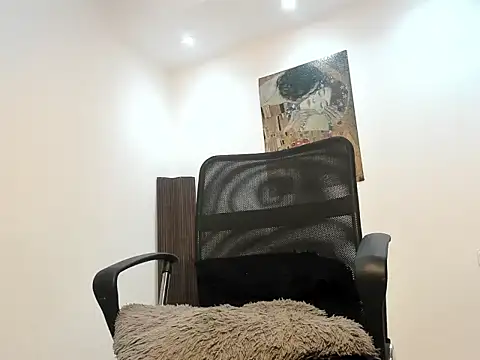 Dirtyboyhot online show from April 14, 2026, 3:11 am