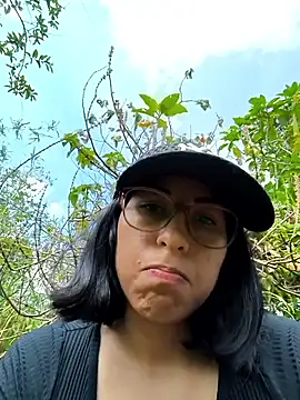 Snapshot of MirandaSingle chatting on May 23, 2026, 2:49 pm MirandaSingle online show from May 23, 2026, 2:49 pm