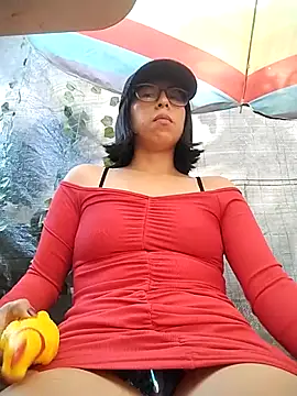 Snapshot of MirandaSingle chatting on April 22, 2026, 1:29 pm MirandaSingle online show from April 22, 2026, 1:29 pm