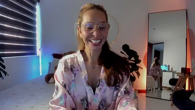 AvaCollinss online show from March 25, 2026, 2:27 pm