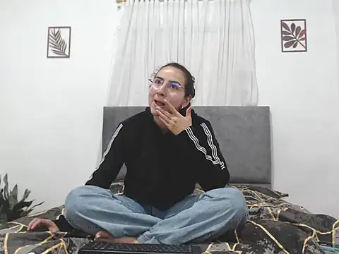 odette brigh online show from October 4, 2025, 1:40 am