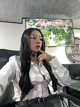 Amy Kiitty  online show from April 9, 2026, 1:06 pm