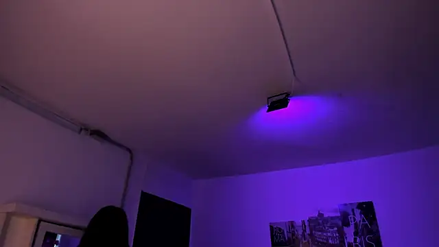 Amy Kiitty  online show from December 17, 2025, 1:27 pm