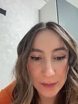 viviandaimond1 online show from March 3, 2026, 4:36 pm