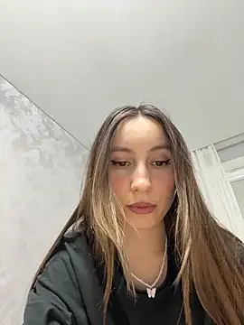 viviandaimond1 online show from March 31, 2026, 7:38 pm