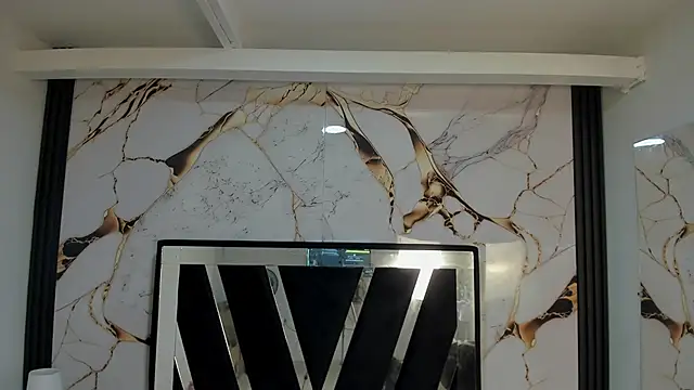 KarinaSimonz online show from November 11, 2025, 8:25 pm