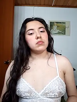 Emi chik online show from February 15, 2026, 10:25 am