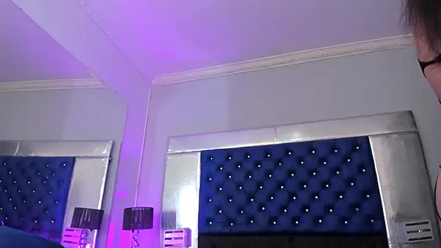 Eyleen Santos online show from December 17, 2025, 7:52 pm