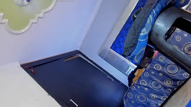 Eyleen Santos online show from April 15, 2026, 7:51 pm