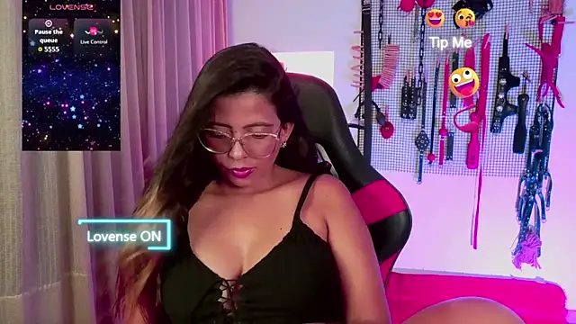 Snapshot of Megaan_Greey chatting on October 14, 2025, 1:12 pm Megaan Greey online show from October 14, 2025, 1:12 pm