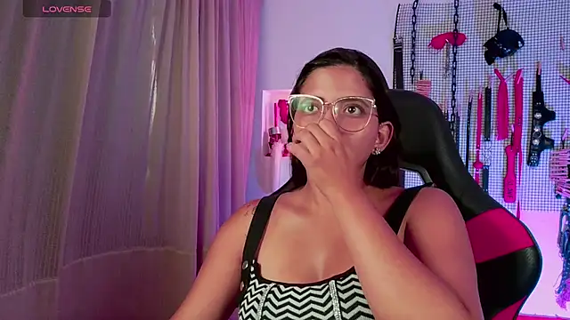 Snapshot of Megaan_Greey chatting on October 10, 2025, 1:23 pm Megaan Greey online show from October 10, 2025, 1:23 pm