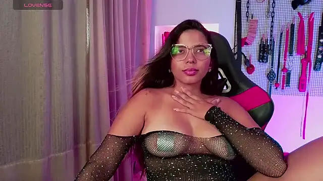 Snapshot of Megaan_Greey chatting on October 8, 2025, 4:08 pm Megaan Greey online show from October 8, 2025, 4:08 pm