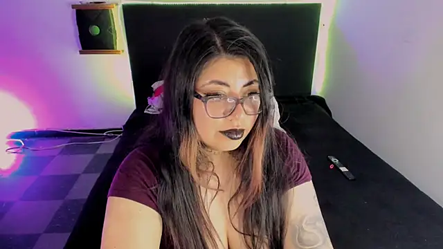 devilfoxtwo online show from February 12, 2025, 7:45 pm