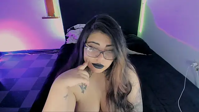 devilfoxtwo online show from February 19, 2025, 4:12 am
