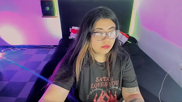 devilfoxtwo online show from January 19, 2025, 2:36 am