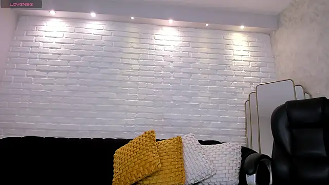 KatieNolan 1 online show from November 27, 2025, 7:36 pm