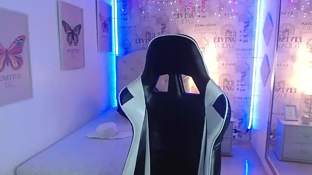 Ivyy Crystal online show from March 10, 2025, 9:18 pm