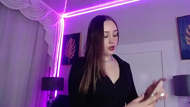 Ivyy Crystal online show from March 10, 2025, 12:06 pm