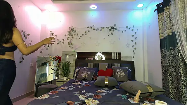 jenny-ki-bella online show from March 17, 2026, 4:04 am