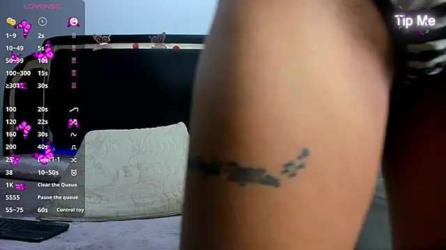Snapshot of ShainaBonne chatting on February 21, 2025, 7:54 pm ShainaBonne online show from February 21, 2025, 7:54 pm