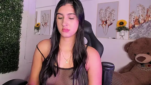 Ashley Evans18 online show from October 14, 2025, 12:17 pm