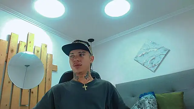 HannibalLester online show from March 14, 2025, 4:32 am