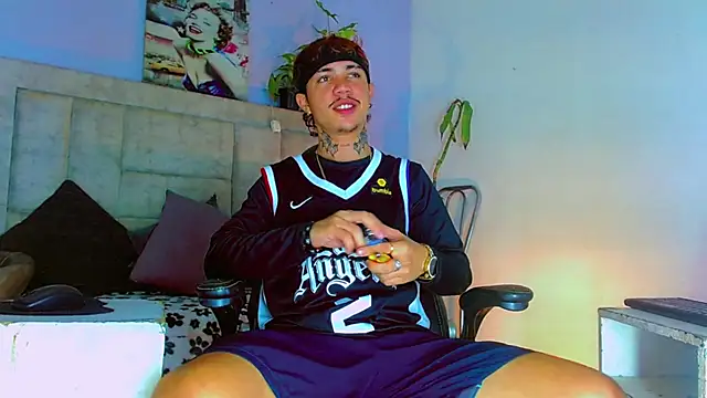 HannibalLester online show from September 18, 2025, 4:48 am