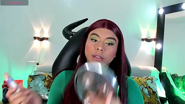 Emili Roux online show from April 4, 2026, 10:44 am