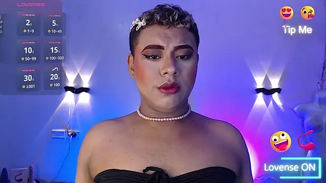 Emili Roux online show from November 6, 2025, 12:42 pm