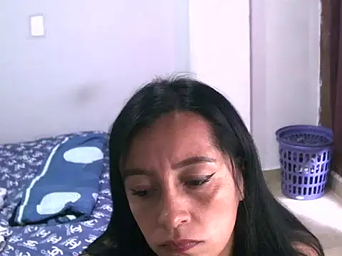 hailey85 online show from January 28, 2025, 7:00 pm