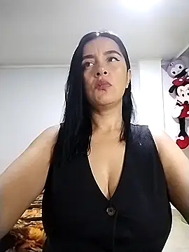 hailey85 online show from February 4, 2026, 11:44 pm