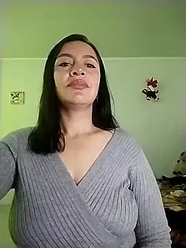 hailey85 online show from November 19, 2025, 5:24 pm