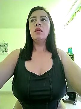 hailey85 online show from December 14, 2025, 1:06 pm