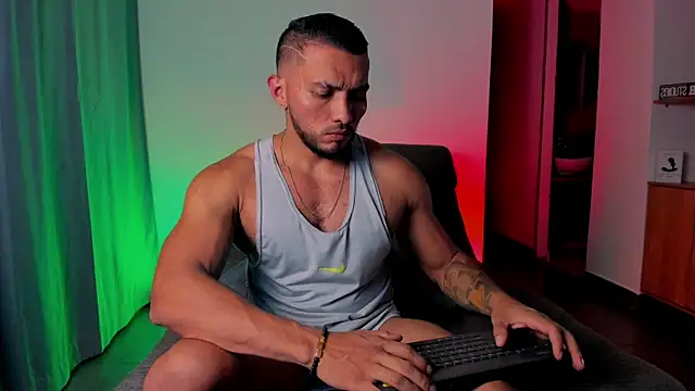 Snapshot of maximusclark1 chatting on March 13, 2025, 5:00 am maximusclark1 online show from March 13, 2025, 5:00 am