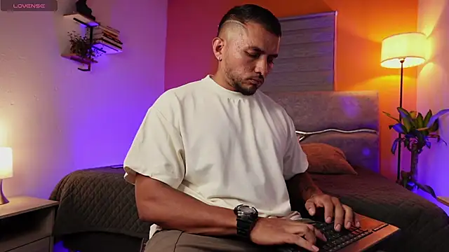 maximusclark1 online show from July 1, 2026, 1:28 am