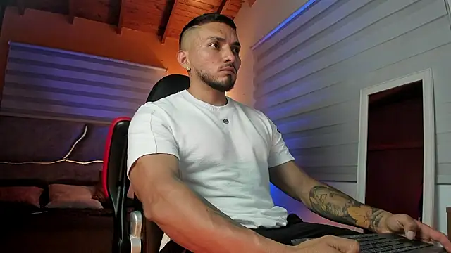 maximusclark1 online show from March 25, 2026, 2:55 am