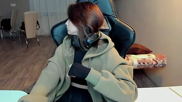 SilverDream online show from February 4, 2025, 8:06 pm