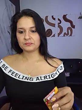 Snapshot of elena_jonees chatting on May 22, 2026, 8:40 pm elena jonees online show from May 22, 2026, 8:40 pm