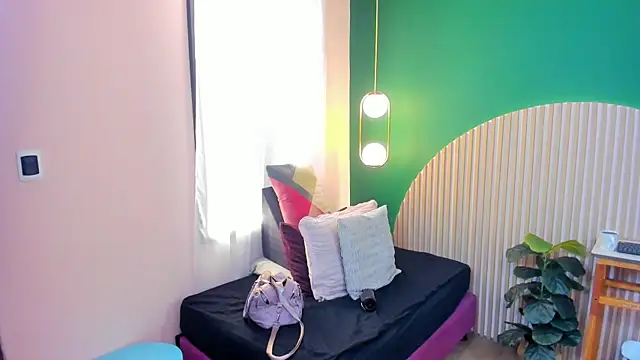 nathalie rossel online show from April 7, 2026, 11:56 am