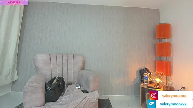 Snapshot of Valery_Evaans chatting on October 10, 2025, 3:18 am Valery Evaans online show from October 10, 2025, 3:18 am