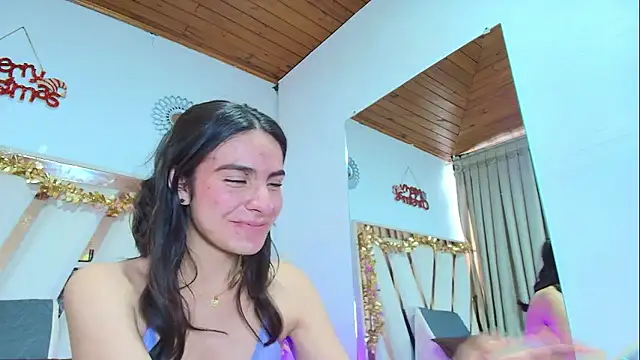 dafne queenn online show from January 5, 2026, 5:27 pm