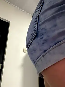 Naiara Sex  online show from October 17, 2025, 10:11 pm