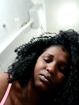 annybarros21 online show from October 9, 2025, 11:33 am