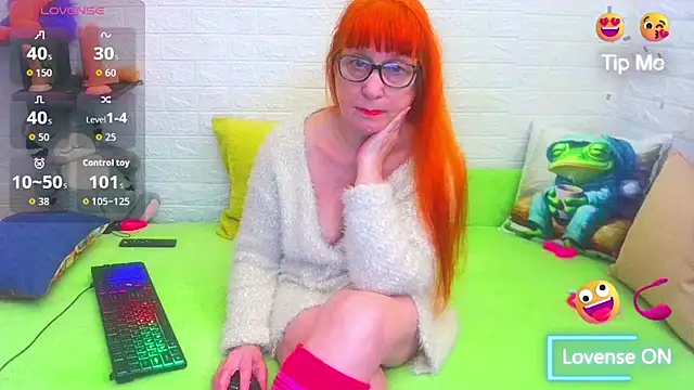 RedHousewife online show from November 27, 2025, 3:56 pm