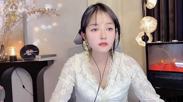 xiaodaibabyy online show from January 11, 2025, 3:31 pm