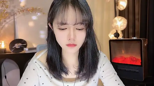xiaodaibabyy online show from January 4, 2025, 11:00 am